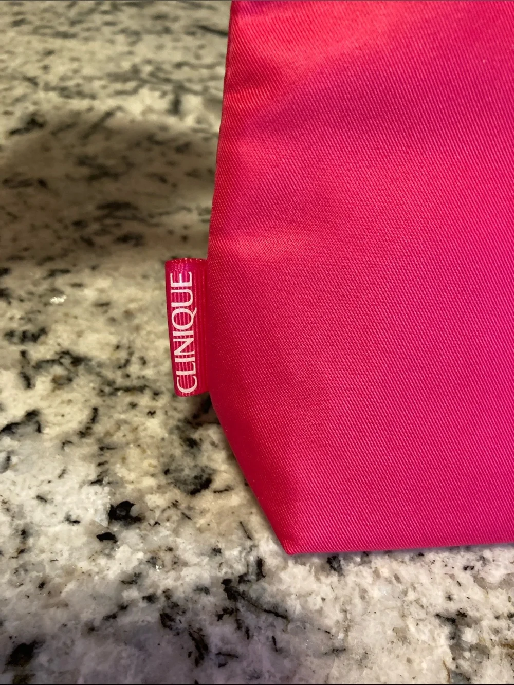 Clinique vibrant zip